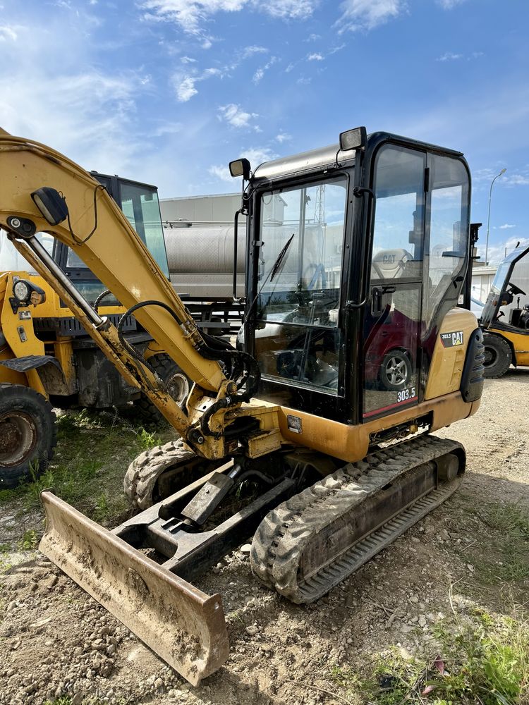 Miniexacavator Caterpillar 303.5 / 3630 kg / reconditionat complet
