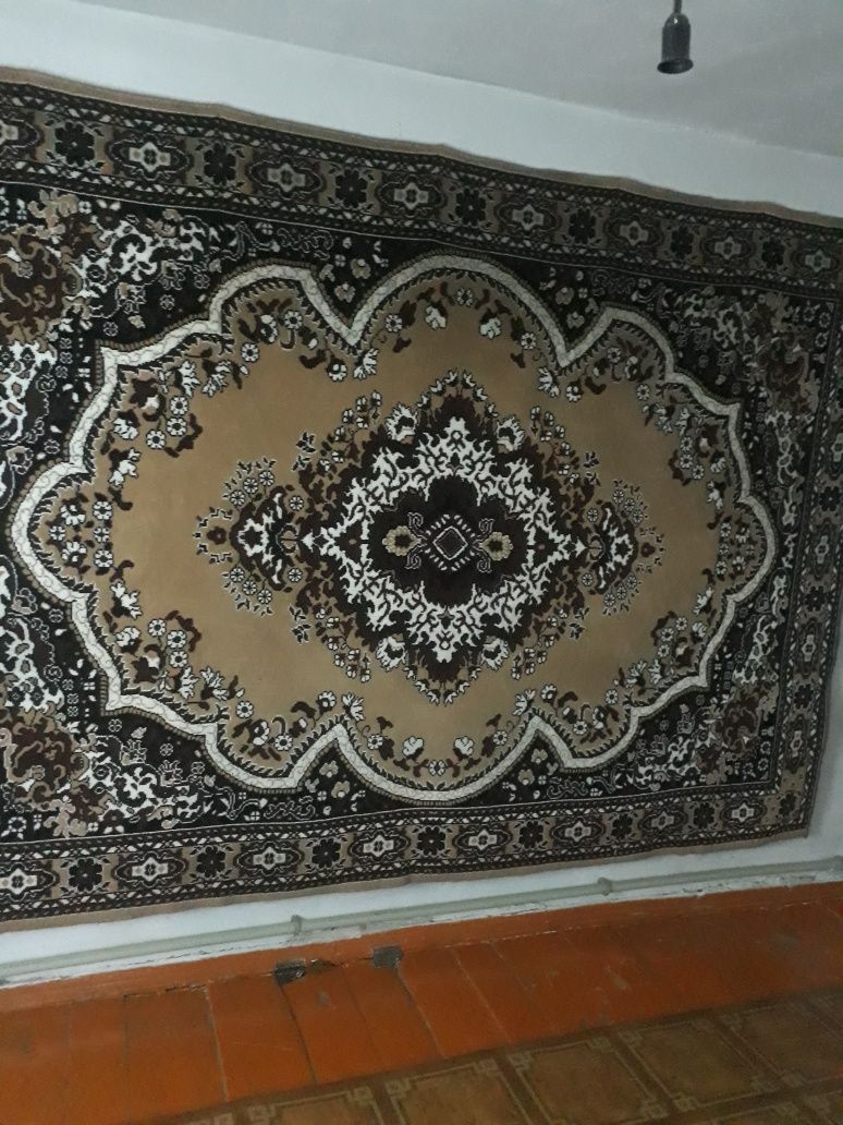 Продаю  ковёр 2,5*3,5