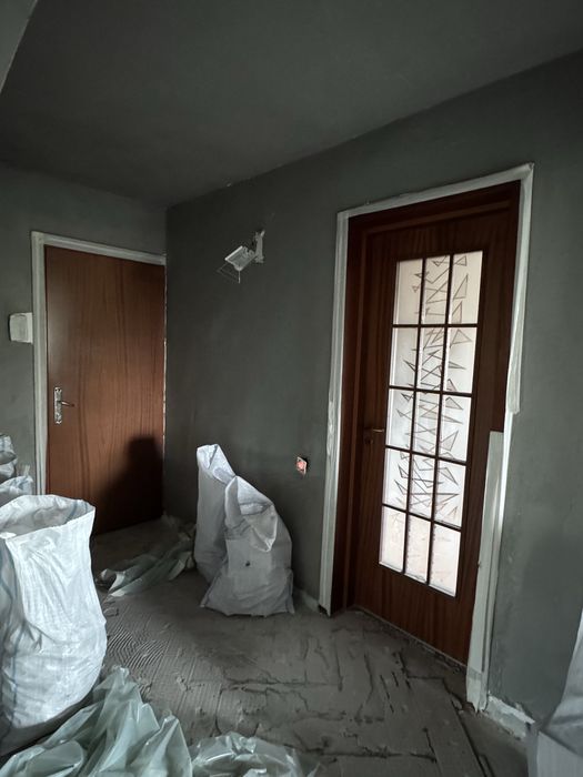 Apartament 3 camere decomandat in spate la politie