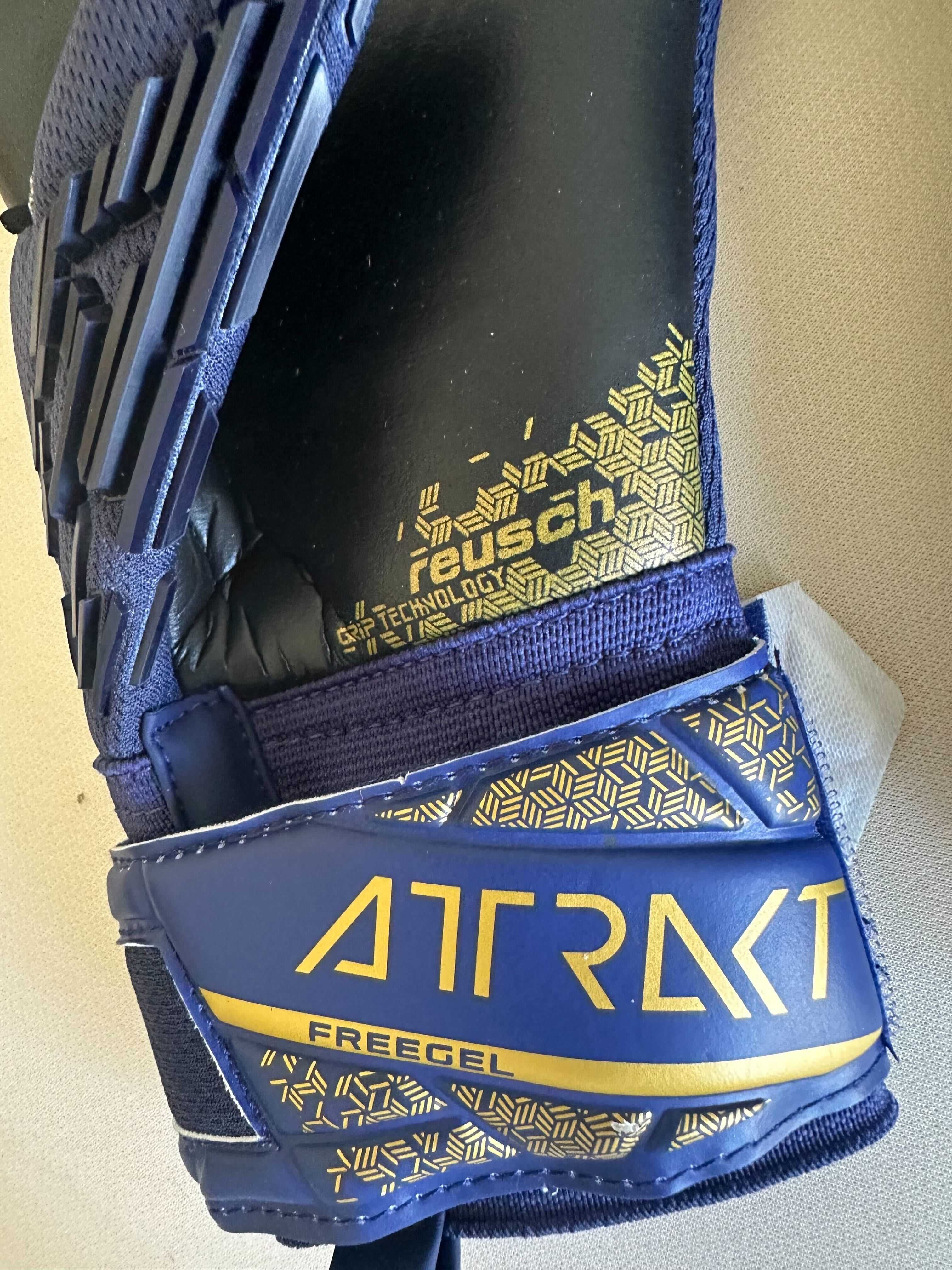 ПРОМОЦИЯ!!! Вратарски ръкавици Reusch Attrakt Freegel Silver
