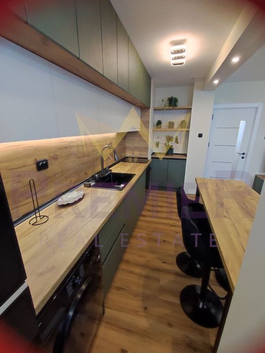 Дава се под наем Четиристаен апартамент в Варна, Окръжна болница - 100 кв.м за 1377 € - Снимка #1