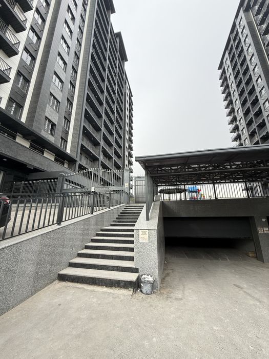 Шота Руставелли новостройка закрытый двор/паркинг 2-комнатная