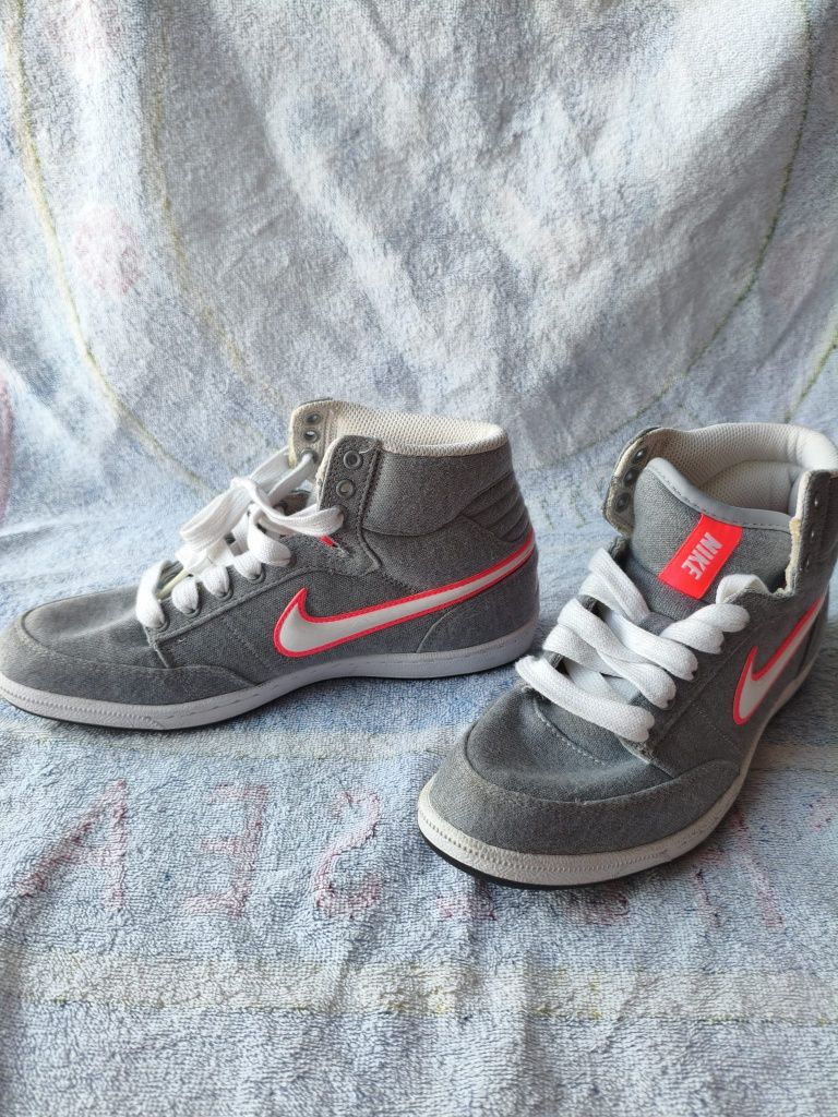 Papuci Nike mărimea 38.5