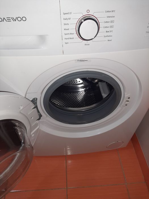 Vând mașină de spălat rufe