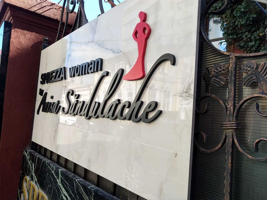 Etichete,bannere,bennere,colantari magazine, stikere auto,placi rigide