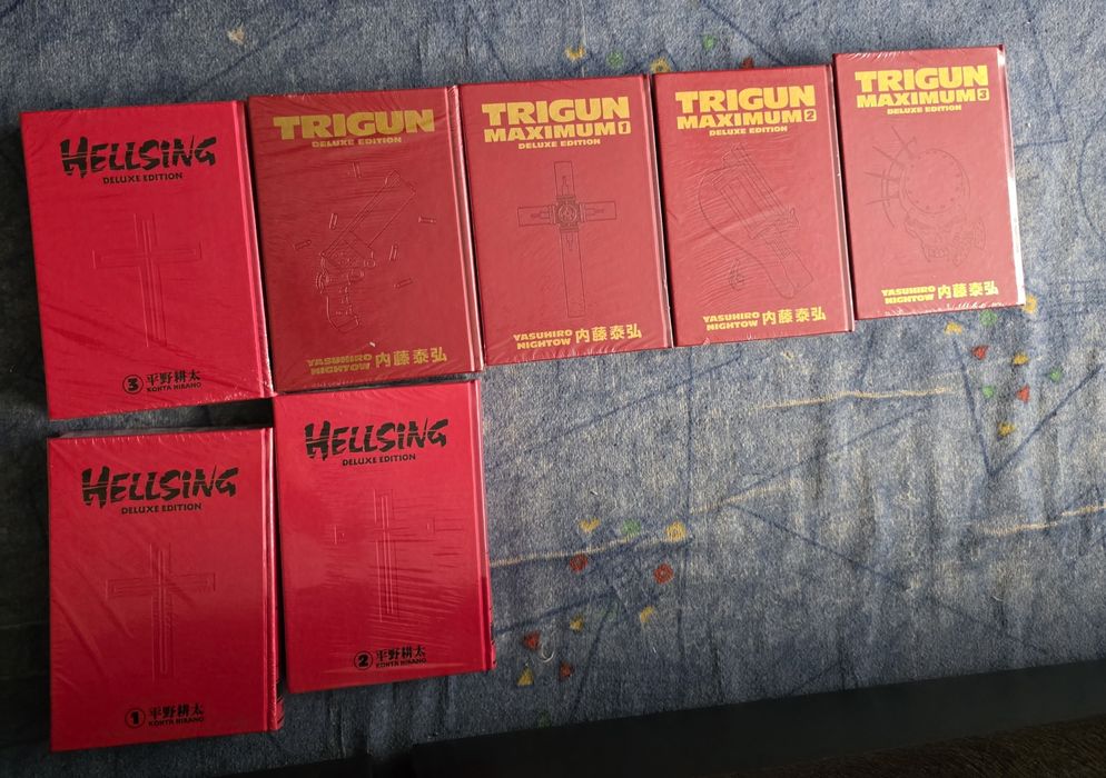 Lot manga Trigun si Hellsing