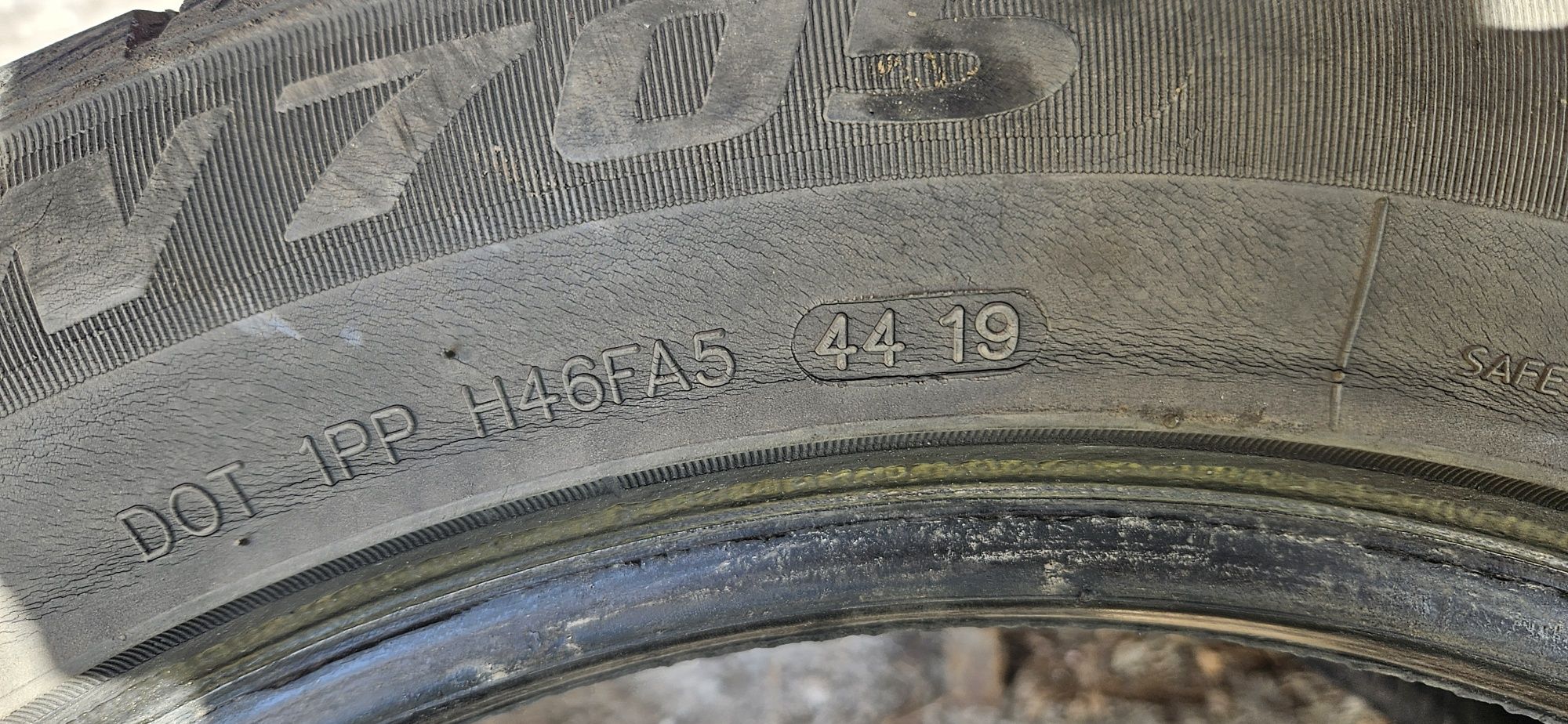 Продам 4 баллона 215х55х17 сезон добить пойдет.