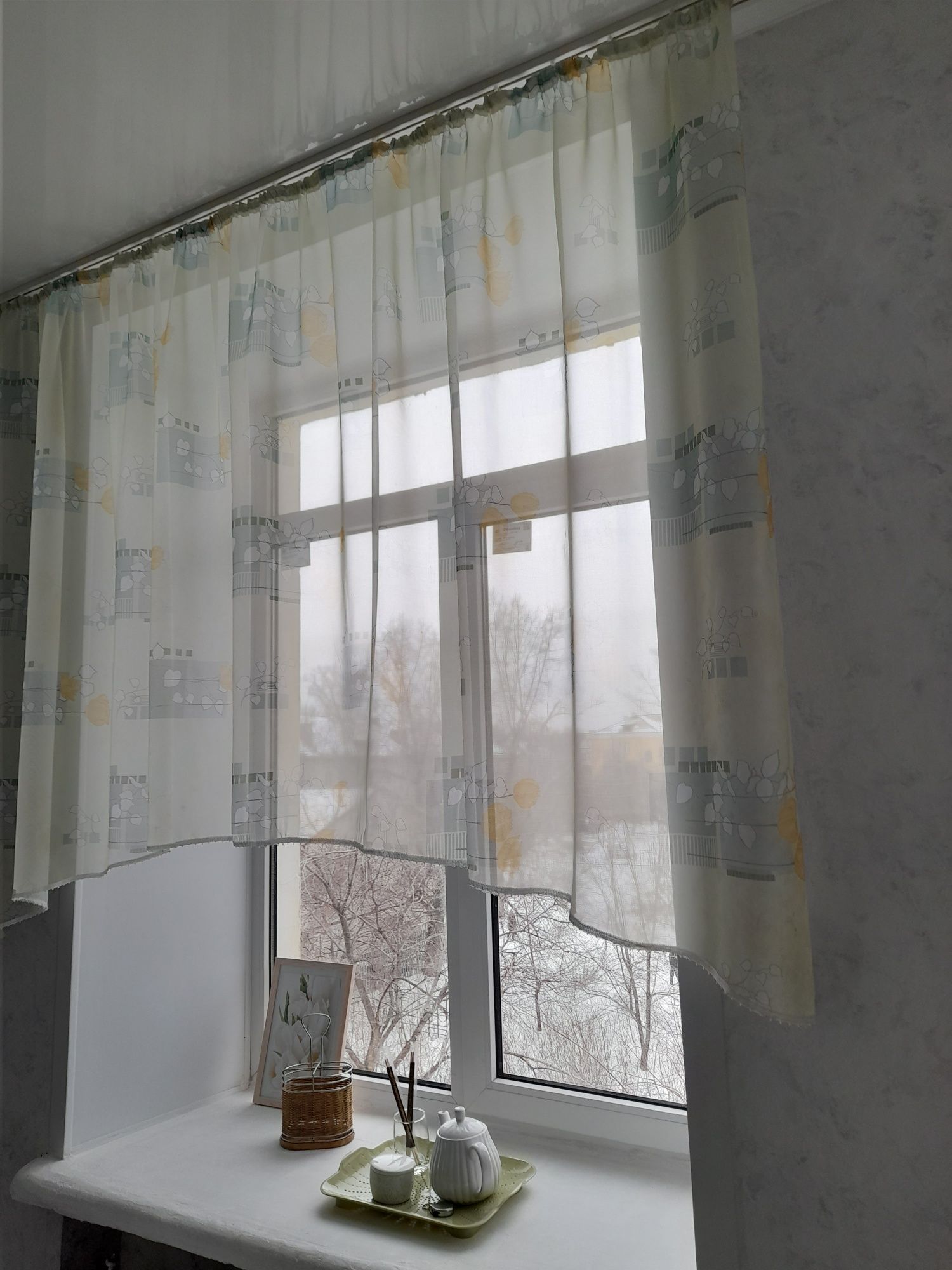Тюль на кухню короткая