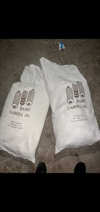 Vand saci de 50kg
La 0.50 bani bucata 
 Disponibil 10mii se bucăți 
Se