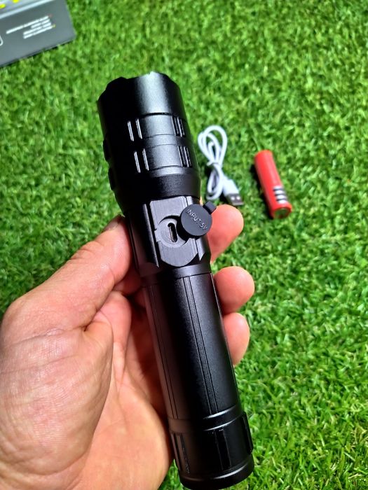 Lanterna Profesionala CREE XHP-50.2 5 Moduri led Model Nou OFERTA!