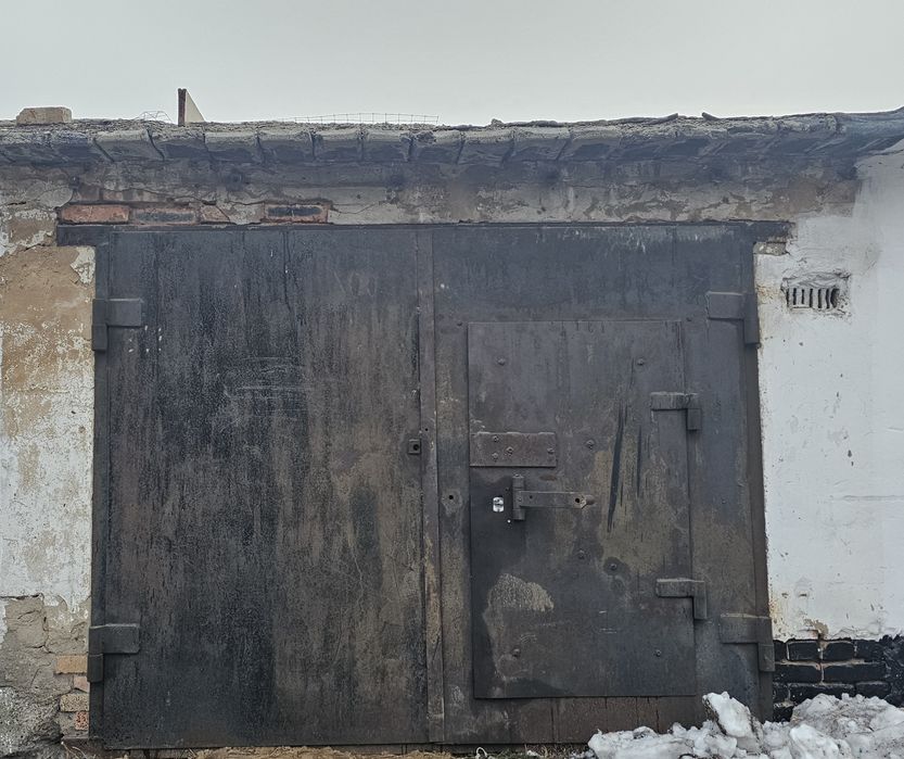 Гараж в 21 мкр .