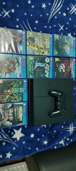 Vând PS 4 de 1 tera