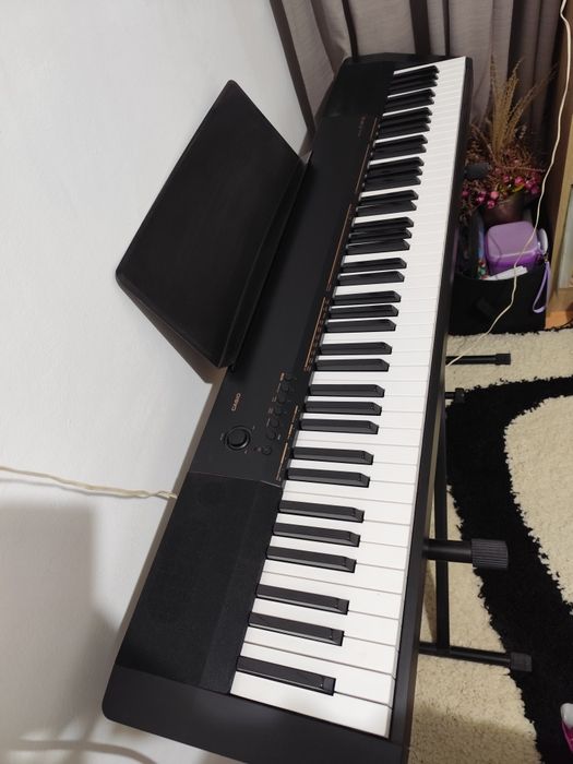 Vând pian Casio digital în stare perfectă