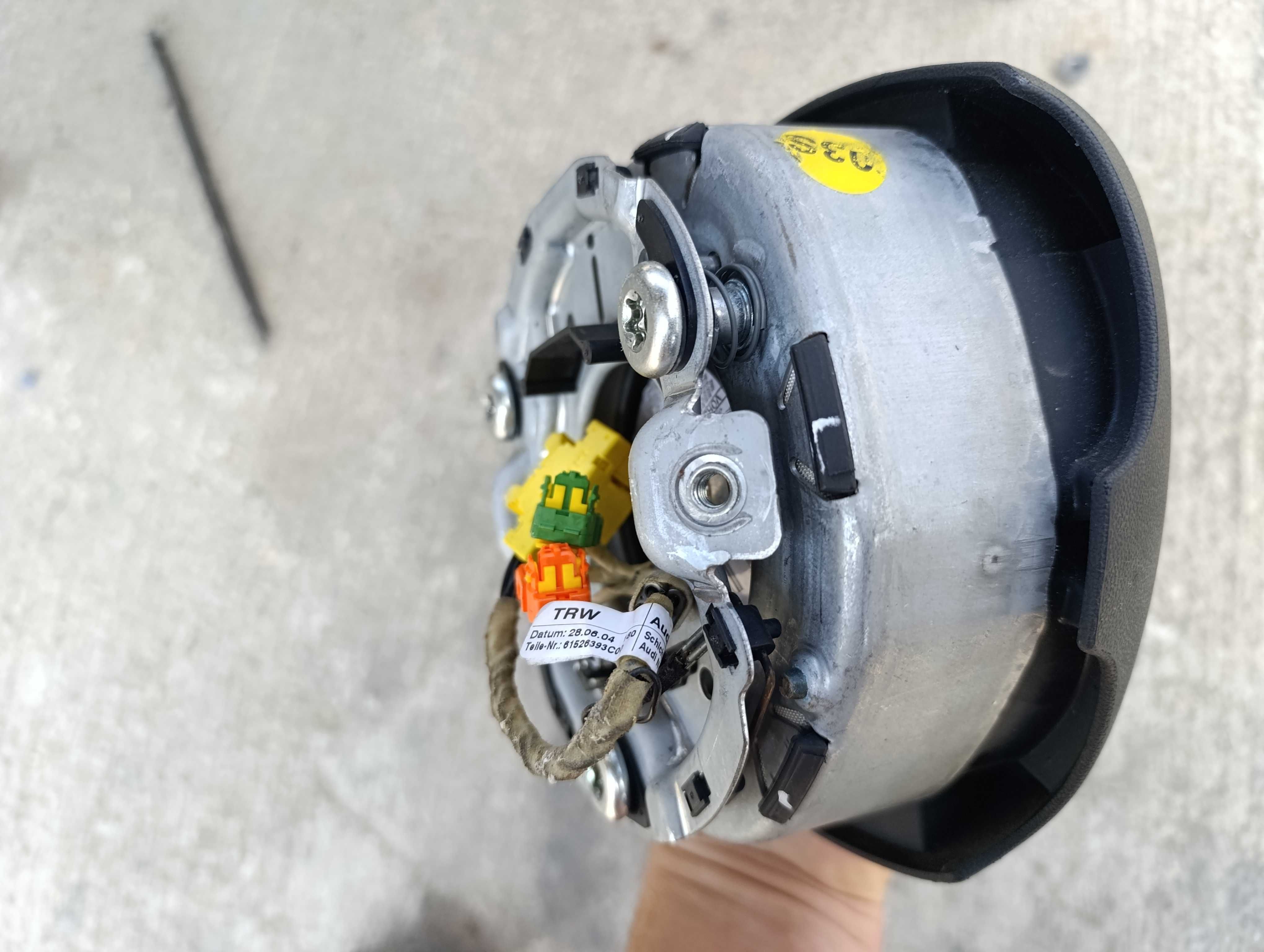 Airbag, аербег за волан на Audi A6 C6 / Ауди А6 Ц6 - 4F0880201R