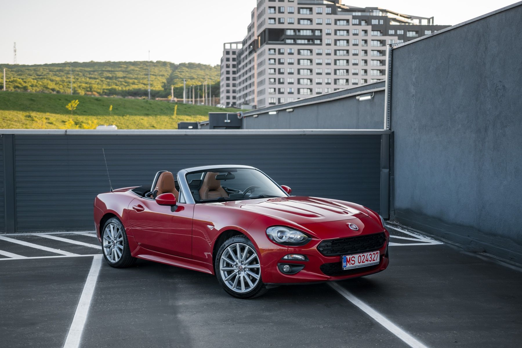 FIAT 124 Spider Lusso (MX 5 ND)