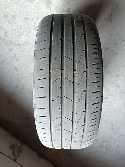 Vând 2 cauciucuri de vara Hankook 205 55 R16