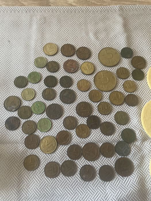 Различни стари монети