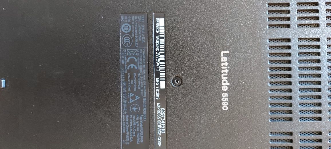 laptop dell- намокрен