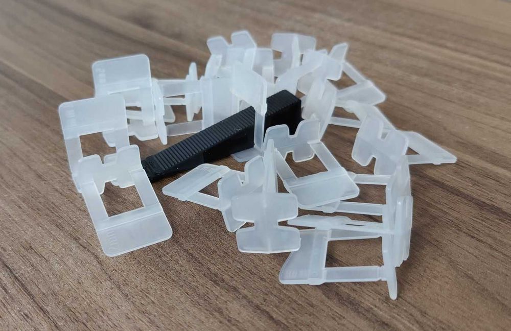 Clipsuri si pene sistem nivelare gresie