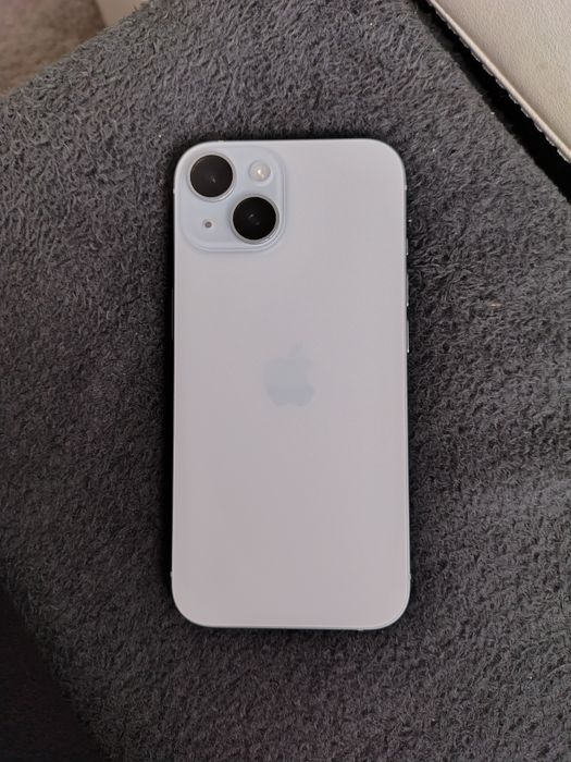 iPhone 15 Alb 128GB – Super stare, ca nou!