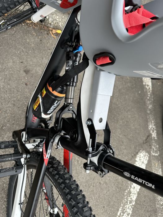 Scaun bicicleta copiii cu prindere pe cadru