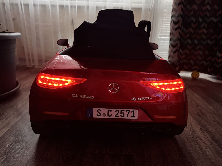 Акумулатрона кола Mercedes CLS350