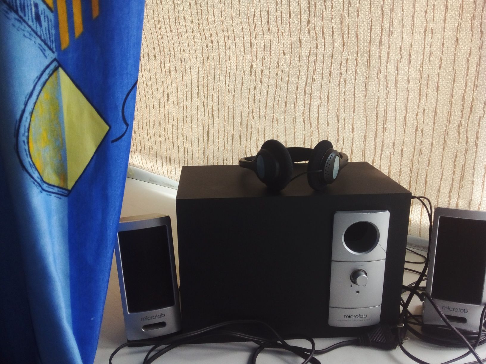 Сабуфер бу mikrolab + наушники