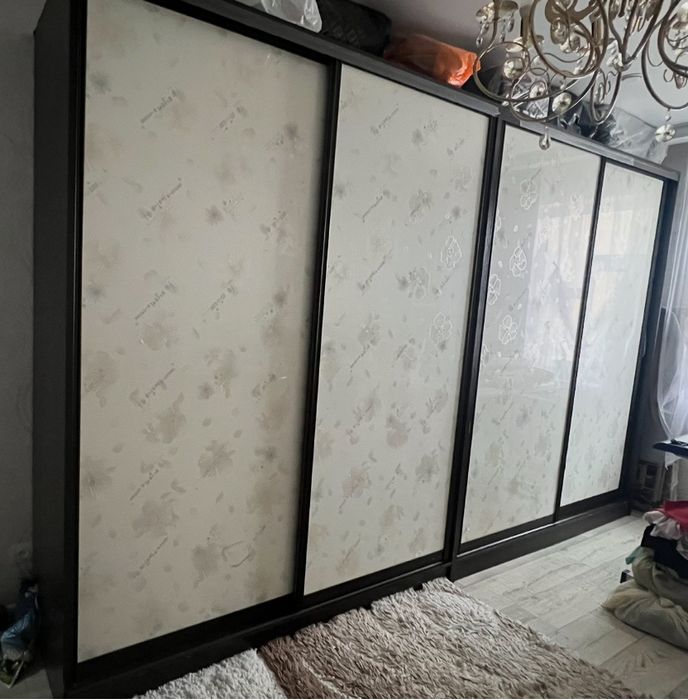 4 есікті шкаф сатылады жаксы жагдайда , есіктері салафанмен тур