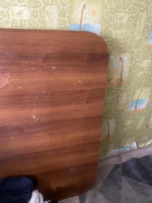 Продается стол кухонный