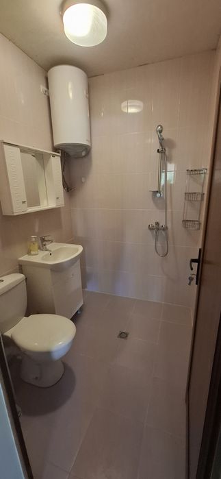 Дава се под наем Едностаен апартамент в Пловдив, Южен - 25 кв.м за 204 € - Снимка #2