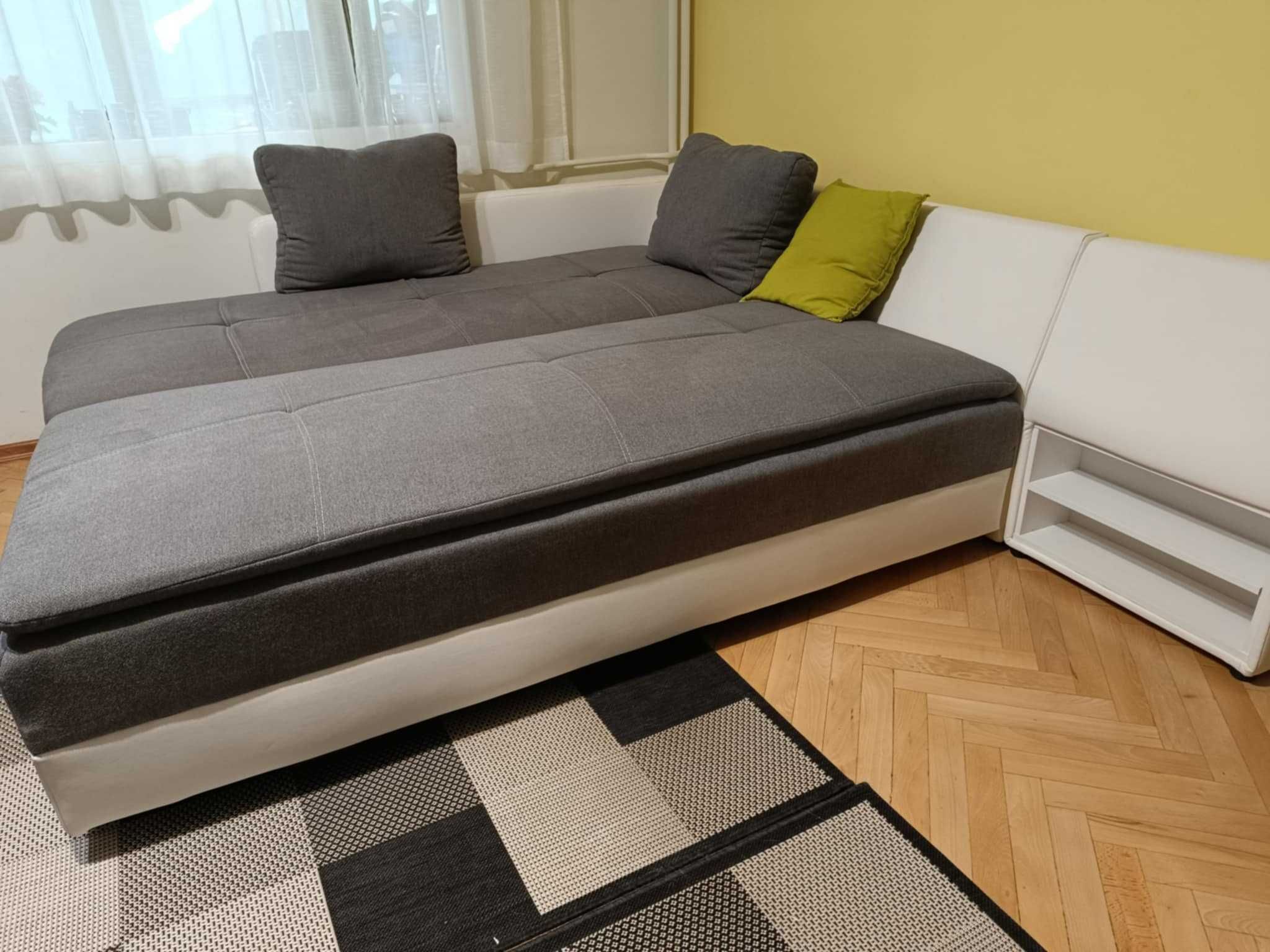 Продавам холова гарнитура Modena