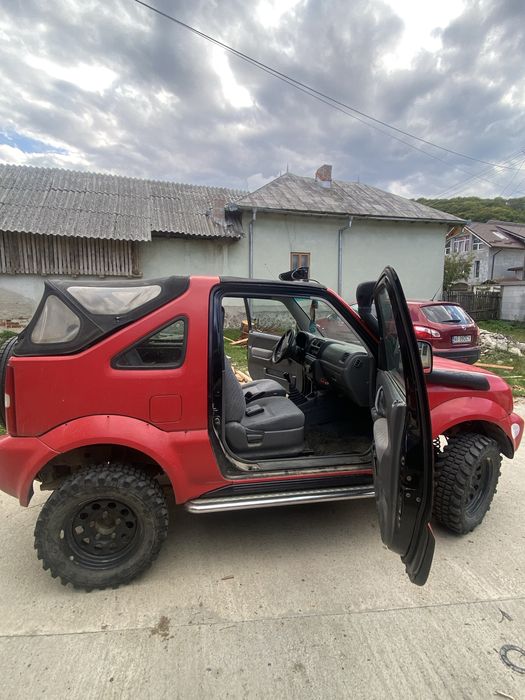 Vând sau schimb suzuki jimny