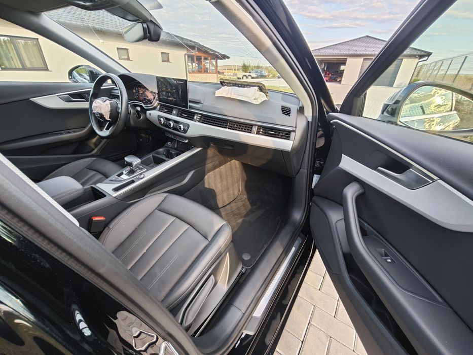 Audi A4 avariat ușor fata