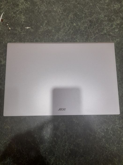 Ноутбук новыйaser