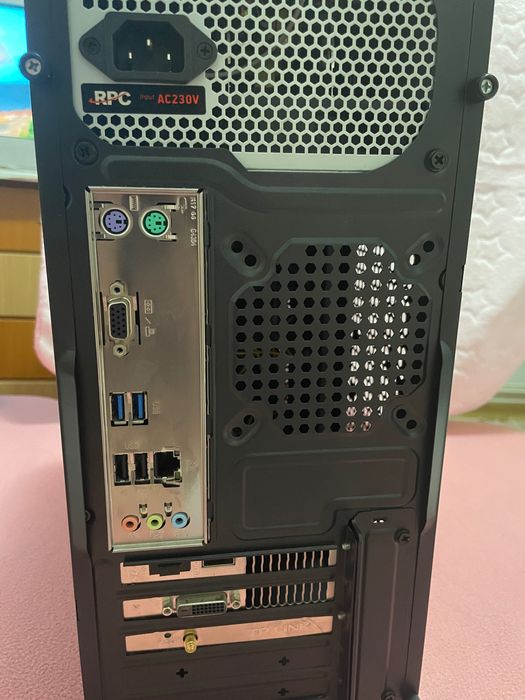 Vand 2  Pc i7 gen a 7 si a 6