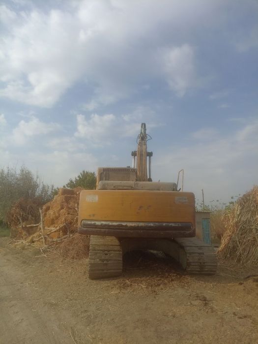 экскаватор сотилади 2006 йил ковуш хажми 0.5м³ узунлиги 16 метр