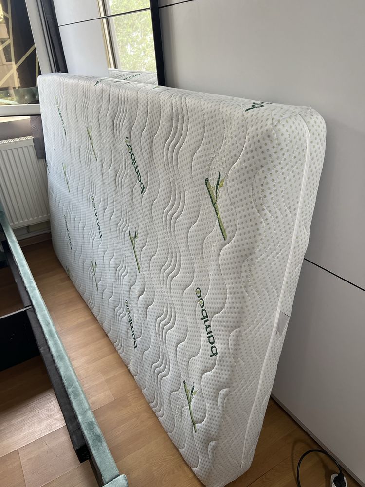 Pat tapitat pe colt 120x200 cu saltea pentru copii