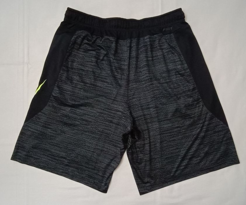 Nike DRI-FIT Swoosh Shorts оригинални гащета XL Найк спорт шорти
