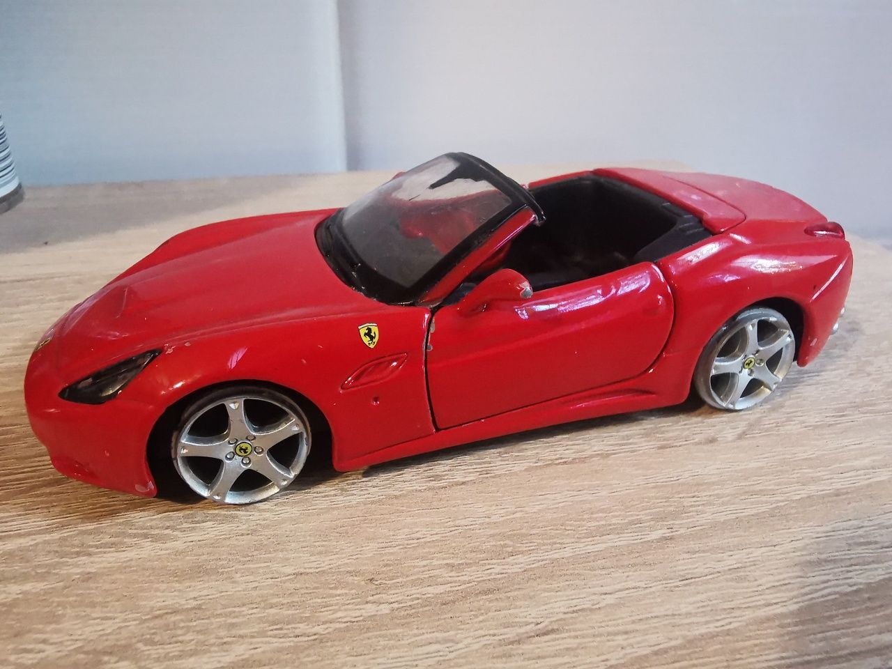 Macheta Ferrari California 1:32