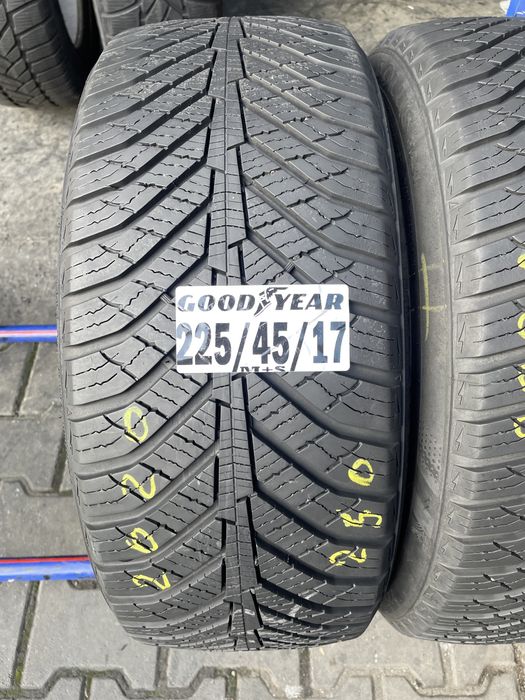 225/45/17 Good Year M+S