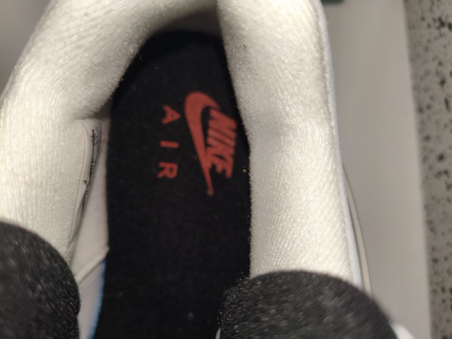 Air Jordan 4 white cement