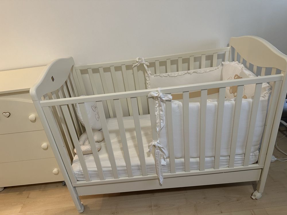 Set Mobilier bebelusi Erbesi: pat, comoda, saltea, set protectie