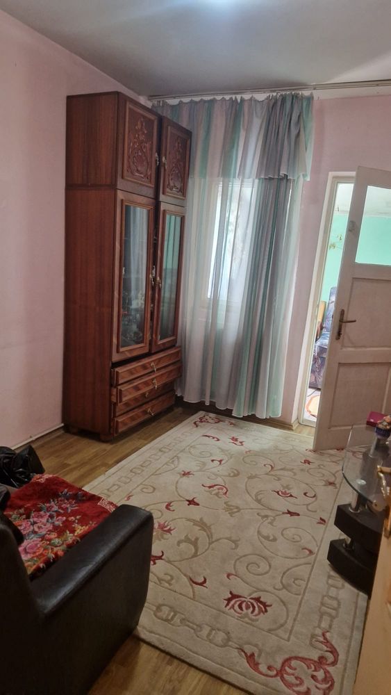 Apartament 4 camere Isaccei vedere spre lac