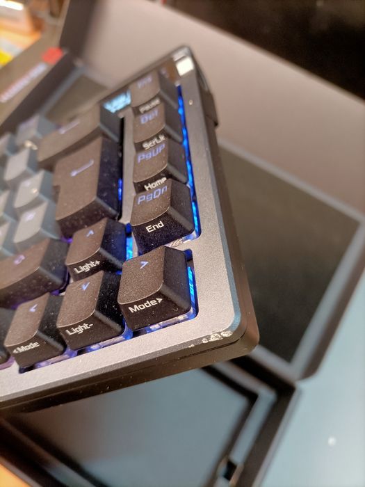 Asus ROG Azoth Клавиатура