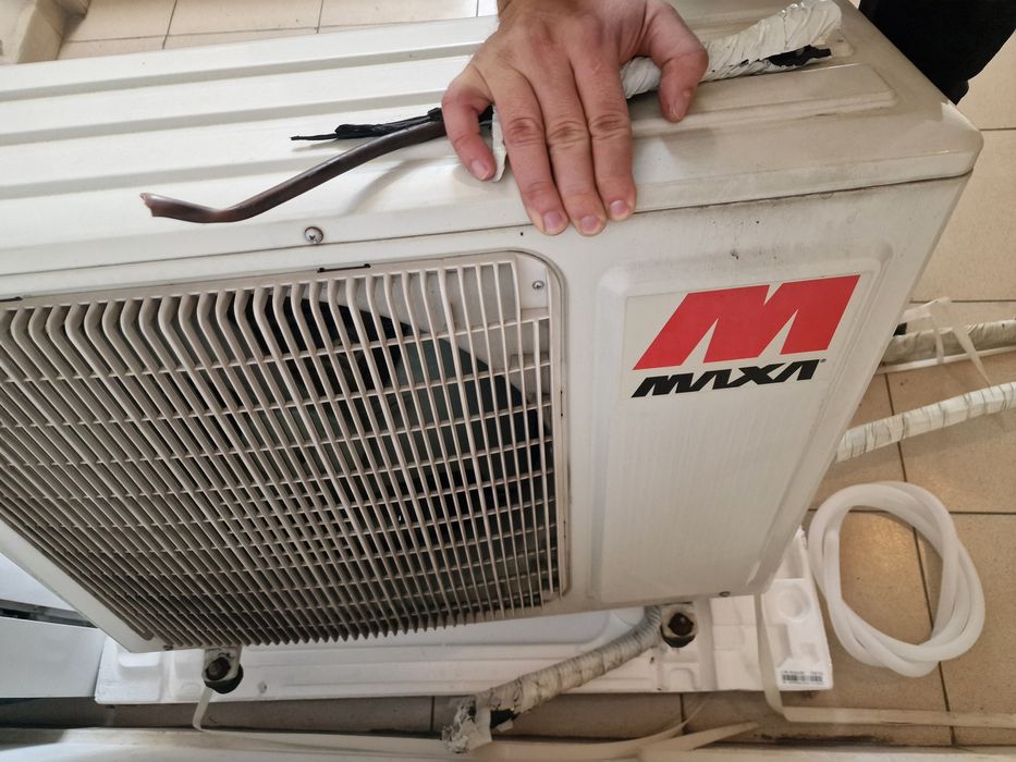 Продавам климатик MAXA 12000 btu