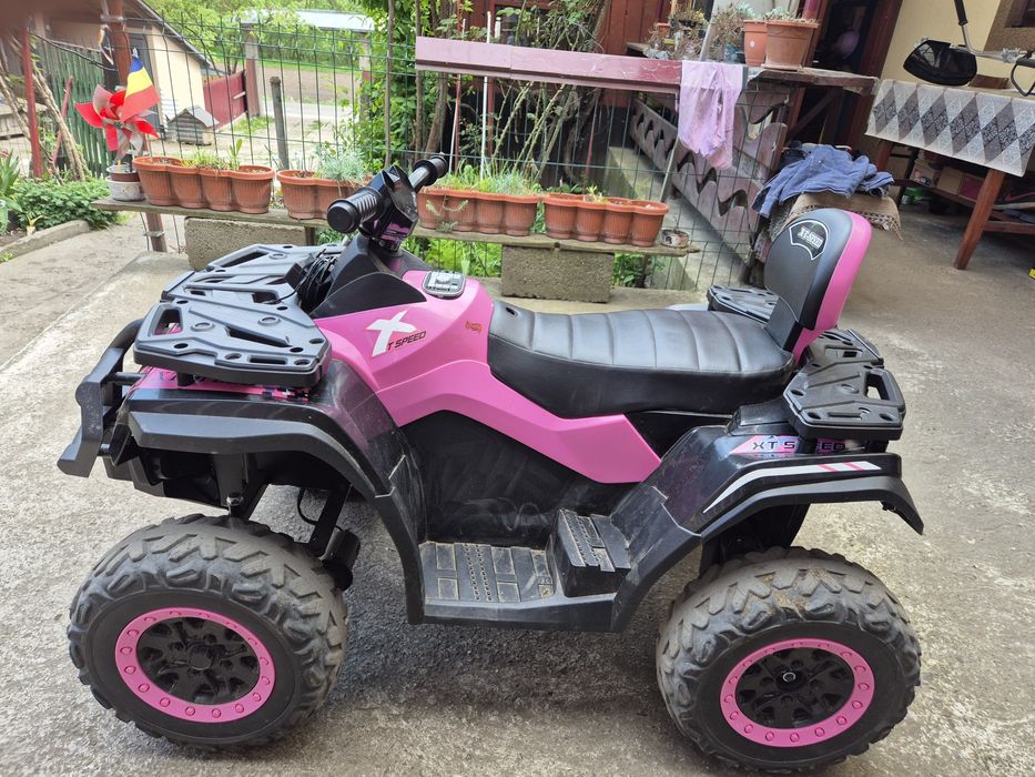 Vând atv pentru copii
