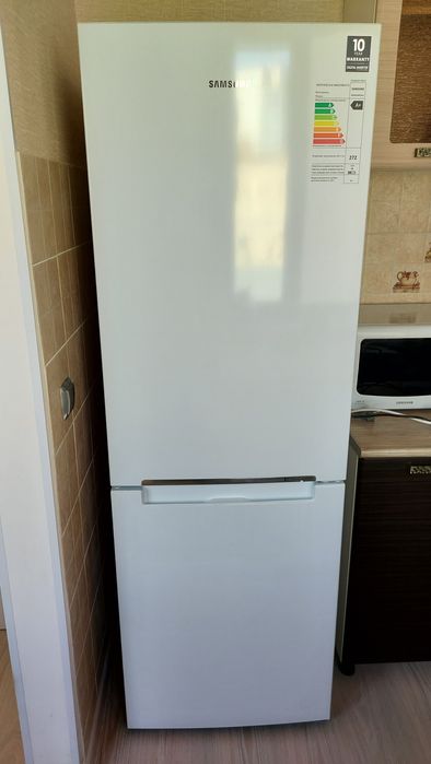 Холодильник Samsung