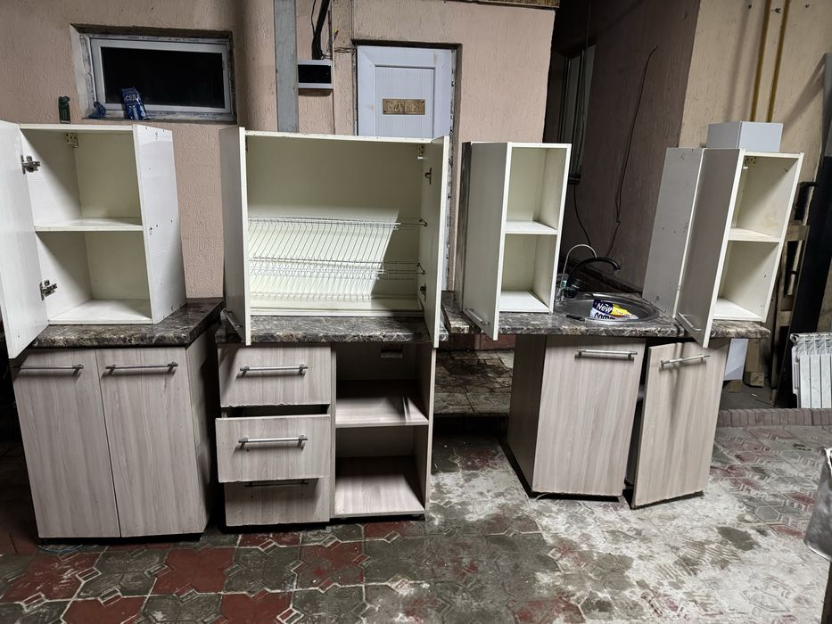 Продаётся кухонный гарнитур