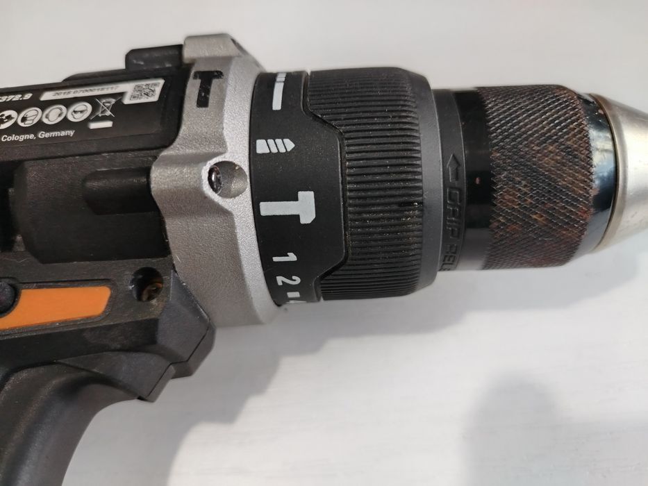 Mașina de infiletat și găurit cu percuție marca Worx