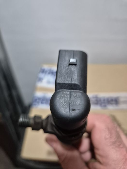 Injector 1.6 tdi cayc